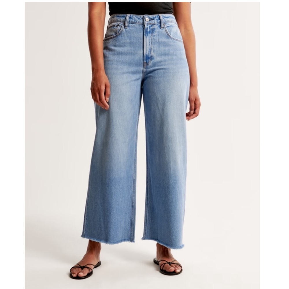 Abercrombie & Fitch The Crop Wide Leg High Rise Jeans Size 31 Curve Love